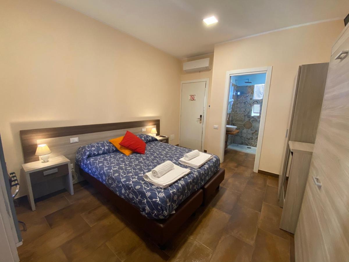 Good Night Moon Hotel La Spezia Exterior photo